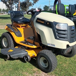 Cub Cadet LTX1042 Ride-On Mower (Drysdale)